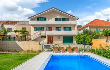 Location Maison à Imotski 8 personnes