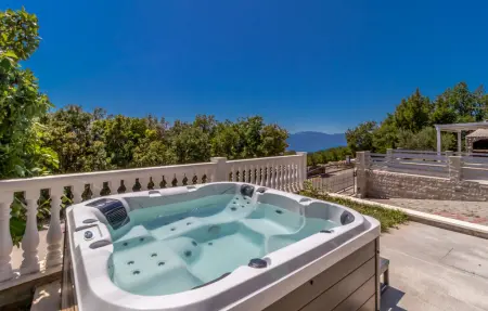 Location Maison à Smrika 7 personnes