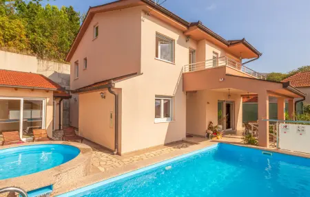 Location Maison à Dusina 8 personnes