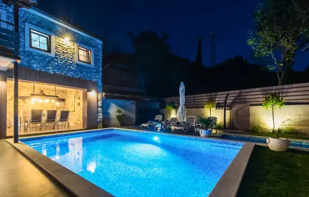 Location Maison à Tribalj 8 personnes