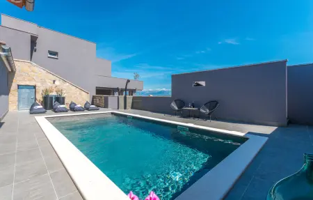 Location Maison à Zagrad 6 personnes