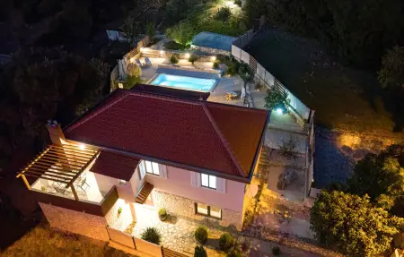 Location Maison à Pokrovnik 8 personnes