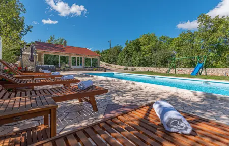 Location Maison à Knin 8 personnes
