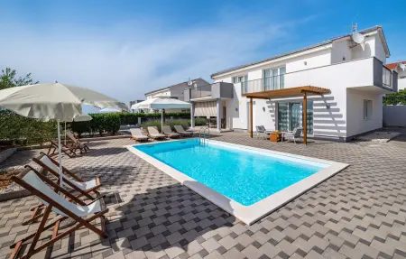 Location Maison à Debeljak 8 personnes