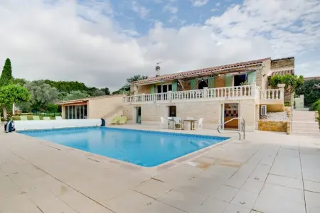 Location Villa à Lagarde Paréol 8 personnes