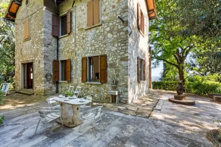 Location Maison à Monteverdi Marittimo   Pisa 8 personnes
