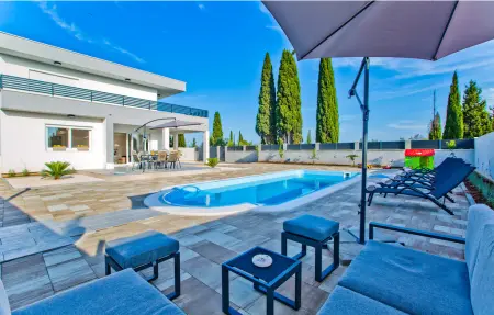 Location Maison à Bogomolje 8 personnes