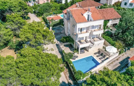 Location Maison à Okrug Donji 16 personnes