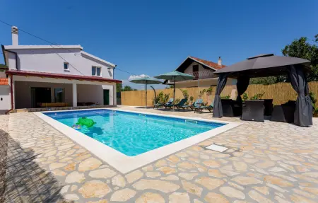 Location Maison à Lovrec 8 personnes