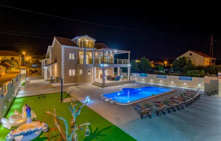 Location Maison à Dubrava kod Sibenika 10 personnes