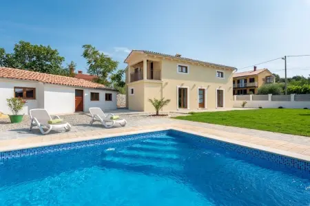 Location Maison à Labin 8 personnes