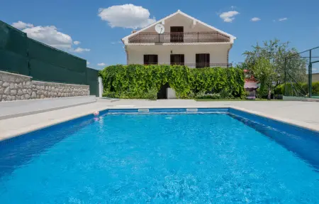 Location Maison à Runovic 10 personnes