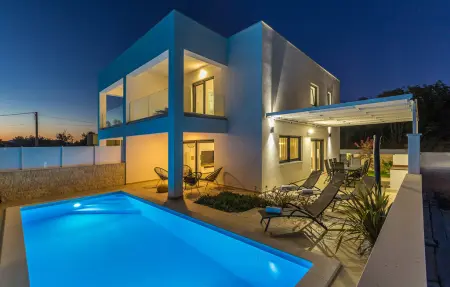 Location Maison à Linardici 8 personnes