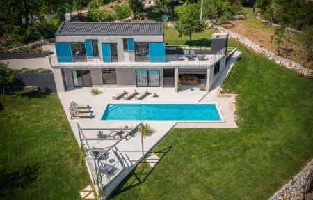 Location Maison à Barban 8 personnes