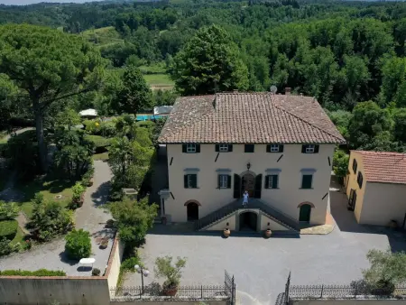 Location Gîte à Crespina Lorenzana 18 personnes
