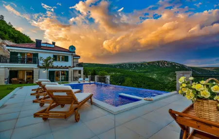 Location Maison à Ricice 10 personnes