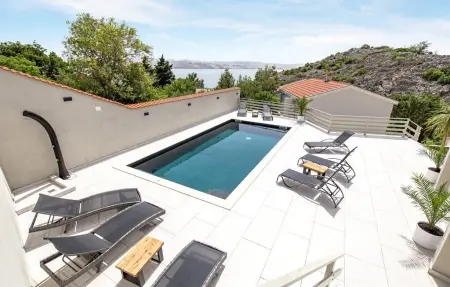 Location Maison à Cesarica 8 personnes