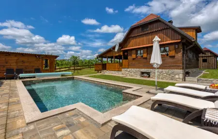 Location Maison à Gospic 8 personnes