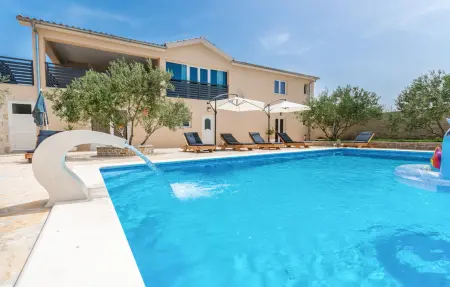 Location Maison à Polaca 16 personnes