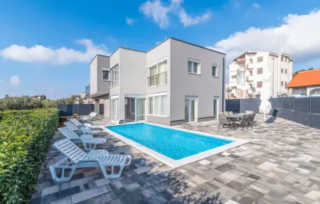 Location Maison à Bibinje 12 personnes