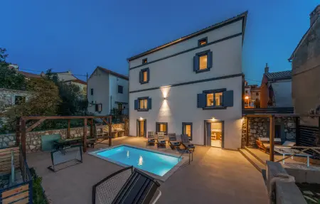 Location Maison à Omisalj 8 personnes