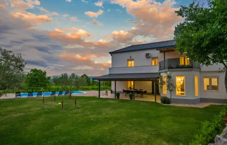 Location Maison à Zmijavci 7 personnes