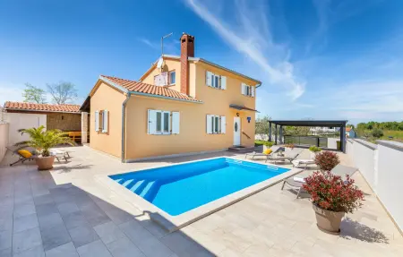 Location Maison à Musalez 6 personnes