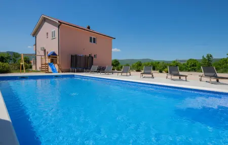 Location Maison à Prolozac donji 10 personnes