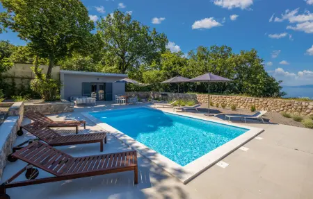 Location Maison à Glavani 8 personnes