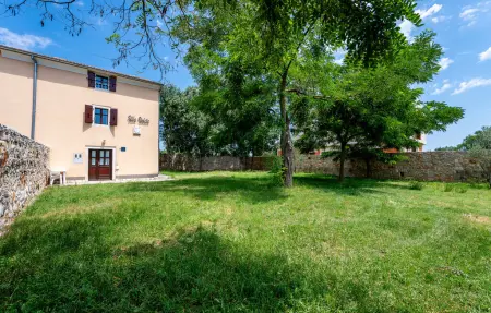 Location Maison à Bale 2 personnes