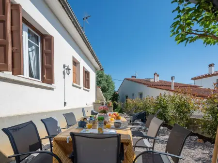 Location Maison à Fourques 7 personnes