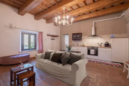 Location Maison à Mombaroccio 8 personnes