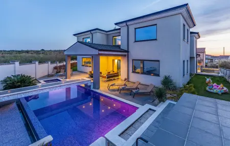 Location Maison à Banjole 8 personnes