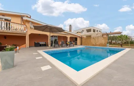 Location Maison à Debeljak, Sukosan 8 personnes