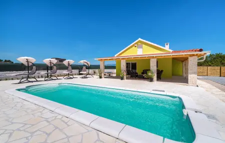 Location Maison à Zemunik Donji 6 personnes