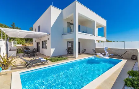 Location Maison à Linardici 8 personnes