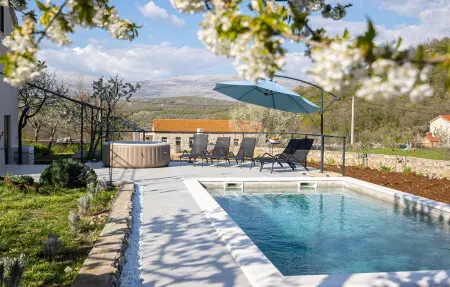 Location Maison à Ramljane 8 personnes