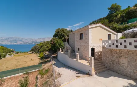 Location Maison à Praznica 5 personnes