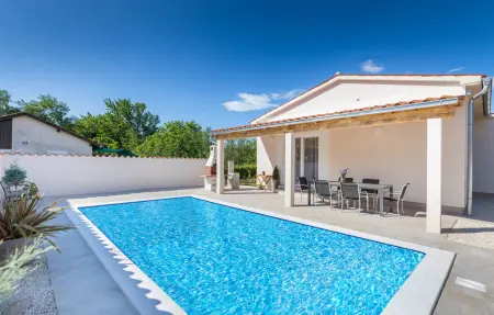 Location Maison à Valbandon 6 personnes