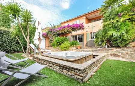 Location Maison à Le Lavandou 6 personnes