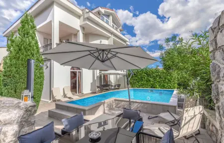 Location Maison à Veprinac 8 personnes