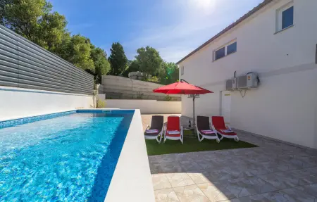 Location Maison à Banjol 6 personnes