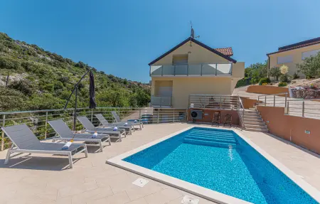 Location Maison à Zatoglav 10 personnes