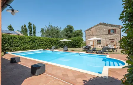 Location Maison à Tolentino 14 personnes