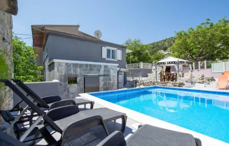 Location Maison à Srinjine 8 personnes