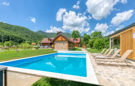 Location Maison à Gospic 14 personnes