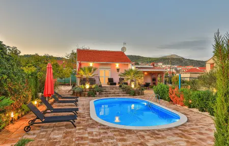 Location Maison à Gustirna 6 personnes