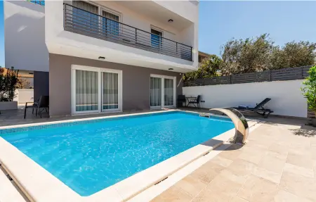 Location Maison à Pakostane 8 personnes