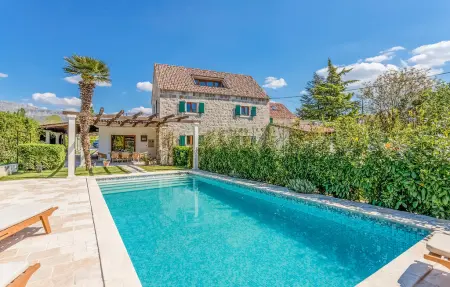 Location Maison à Solin 8 personnes