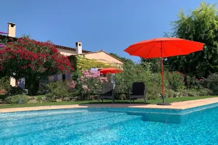 Location Villa à Villeneuve Loubet 14 personnes